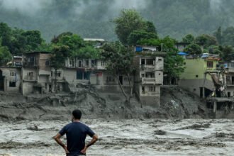 31int-theworld-nepal-flood-wzpt-promo-mediumSquareAt3X
