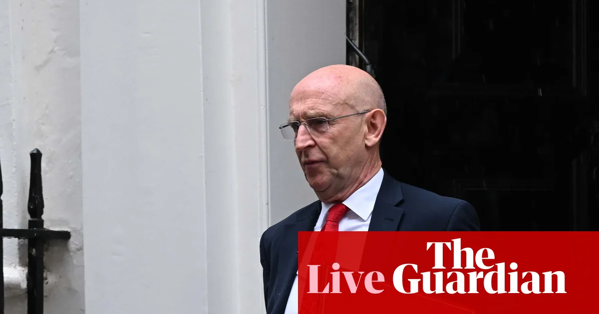 Advisers Charged with Cutting Red Tape