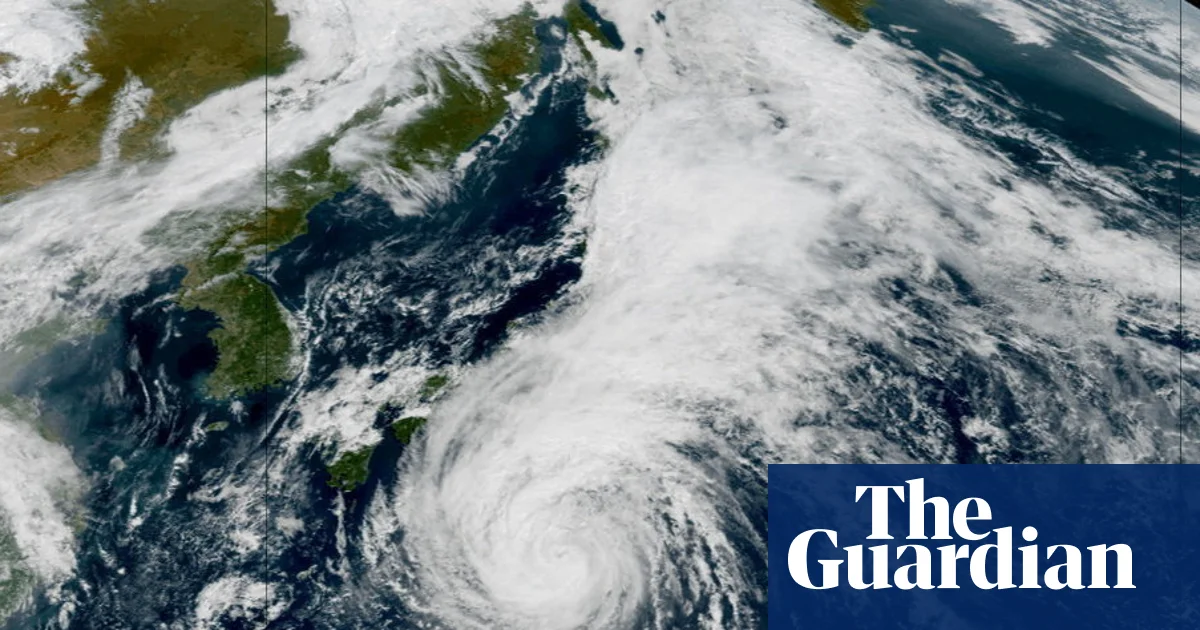 Izu Islands face wind, flooding and landslide risks