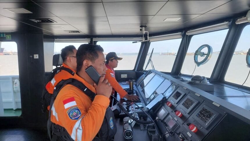 skynews-rescuers-indonesia_7350010
