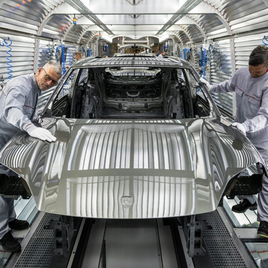 07Biz-Porsche-China-01-zcml-mediumSquareAt3X
