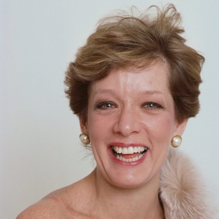 12obit-markey-1-hvcz-mediumSquareAt3X