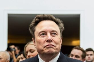12pol-musk-midterms-qlhf-mediumSquareAt3X