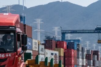 14biz-china-trade-fcvw-mediumSquareAt3X