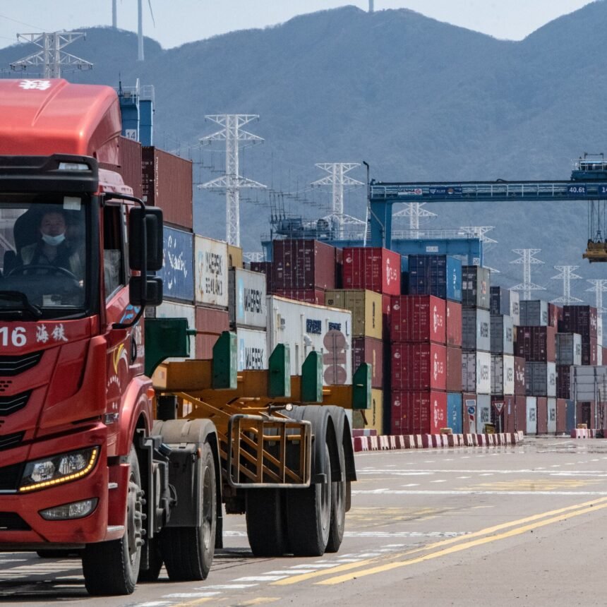 14biz-china-trade-fcvw-mediumSquareAt3X