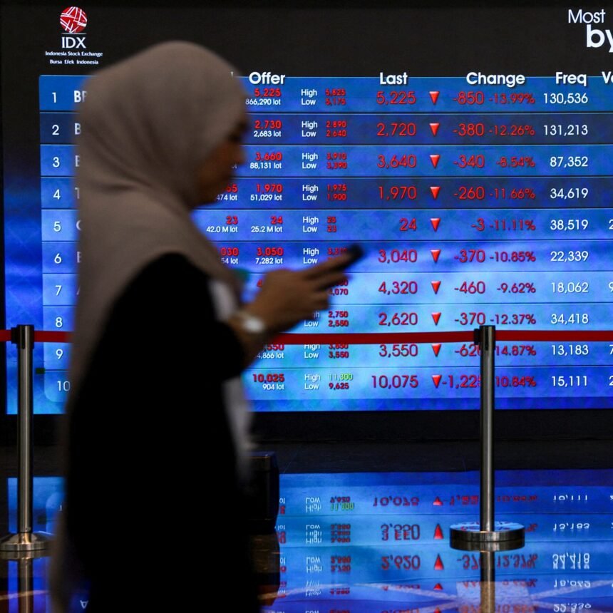16biz-indonesia-crash-vwfq-mediumSquareAt3X