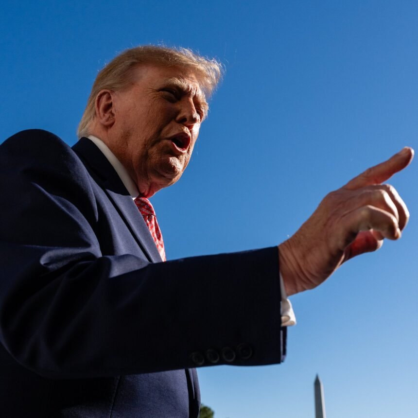20-pol-TrumpSpend-jzqm-mediumSquareAt3X
