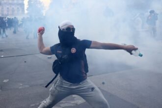 2026-10-17T104757Z_38694920_RC2Y4OAJ1Q00_RTRMADP_3_FRANCE-PROTEST
