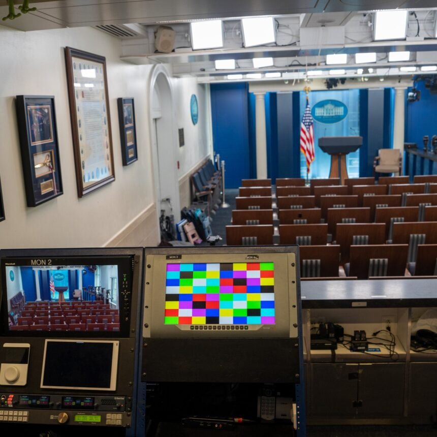 20dc-white-house-press-top-tjlm-mediumSquareAt3X