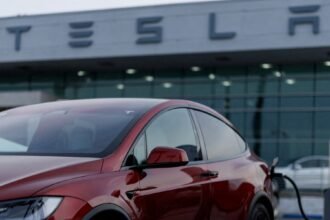 21biz-tesla-earnings-jgch-mediumSquareAt3X