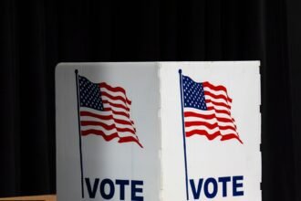21dc-votelawsuit-tlbv-mediumSquareAt3X