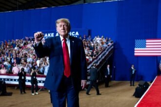 21pol-trump-graham-sc-cfjk-mediumSquareAt3X