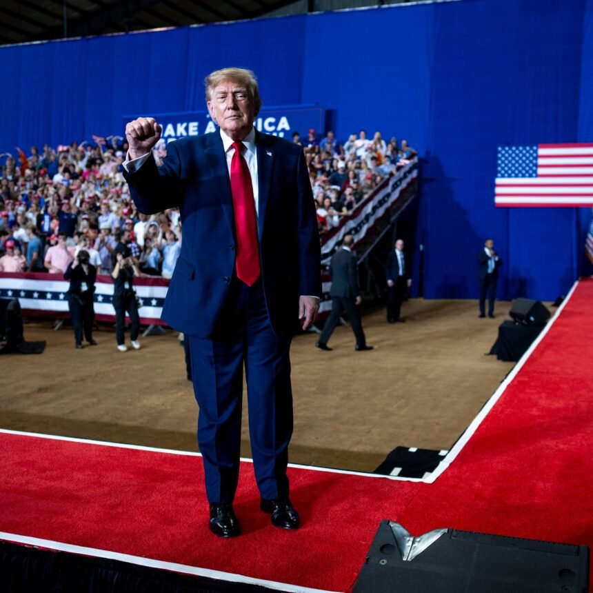 21pol-trump-graham-sc-cfjk-mediumSquareAt3X