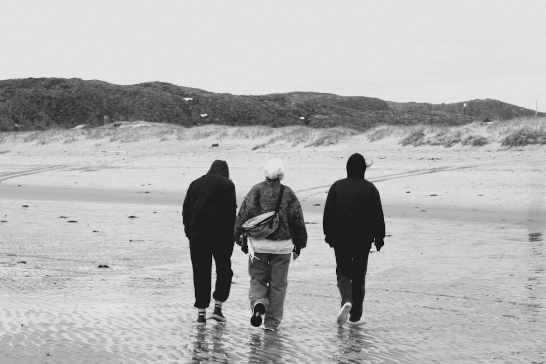 The Victims and the Witnesses: Lost in the Noise
