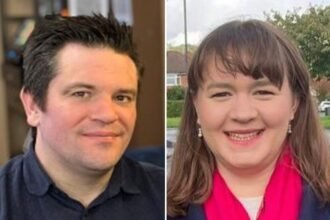 tony20lee20laura20saunders20split